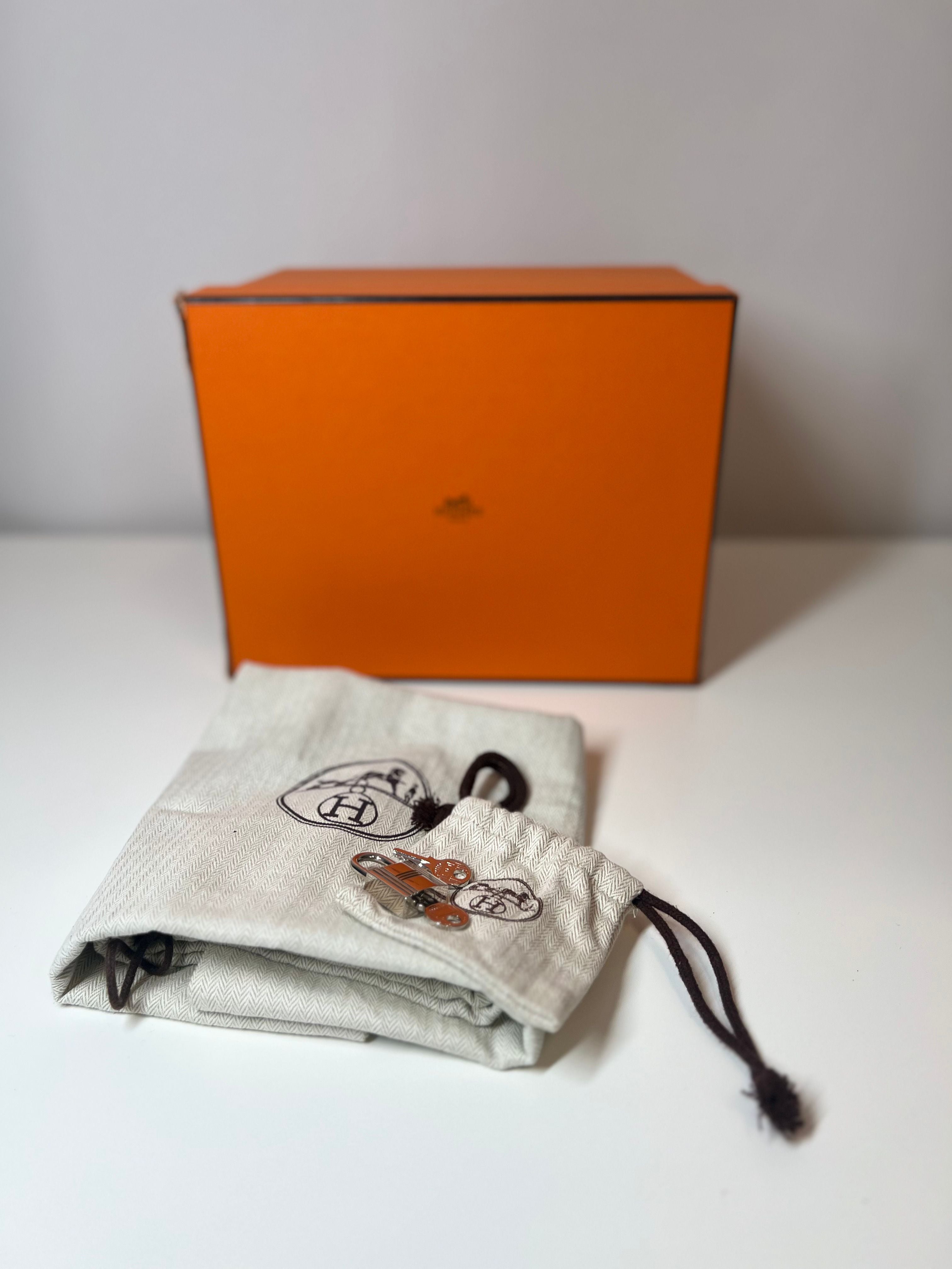 Hermes Etoupe Picotin 22 - w/Box, Dustbag and Lock/Keys