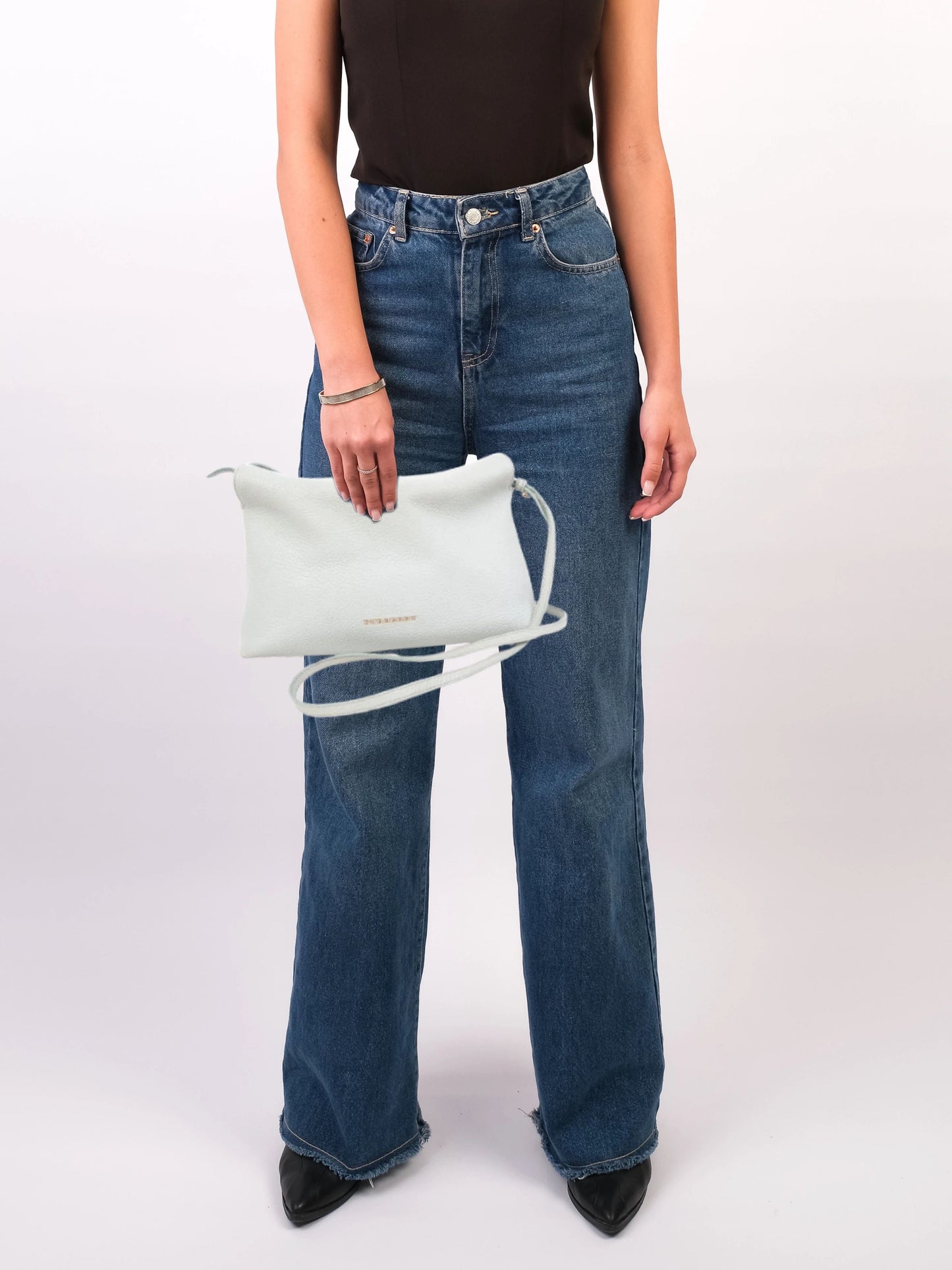 excellent burberry blue leather shoulder bag with logo