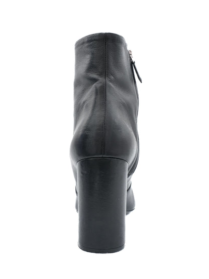 Excellent Prada Black Leather Ankle Boots Size 41 with Block Heel