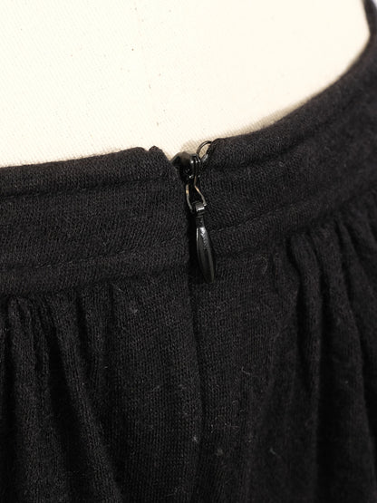 Excellent Burberry Black Wool Skirt Size S with Pleated Design