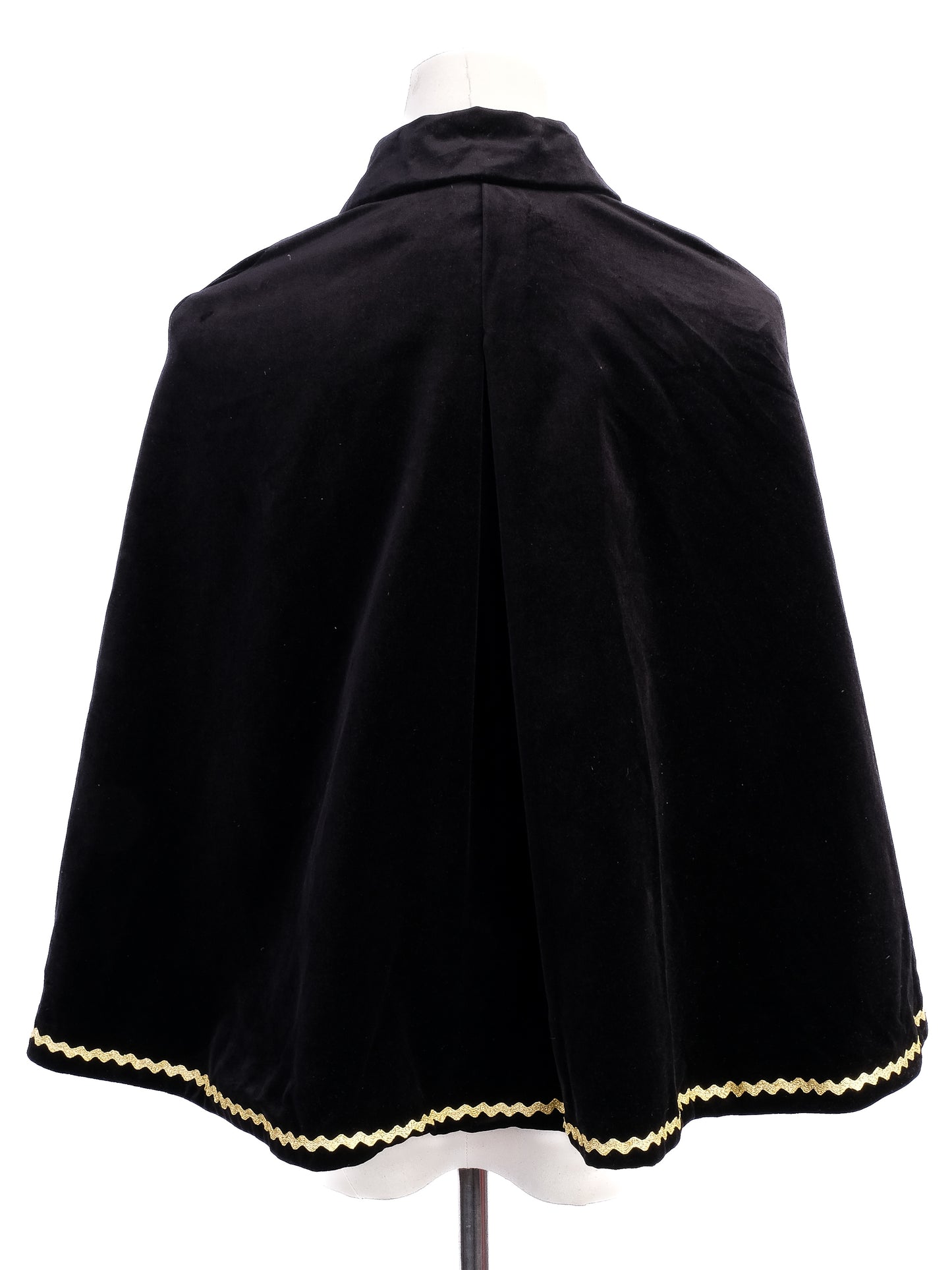 gucci kids black velvet cape with gold detailing size 6
