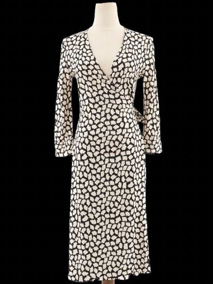 Excellent Diane von Furstenberg Wrap Dress S Silk Abstract Pattern