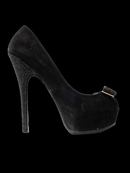 Excellent Louis Vuitton Black Leather High Heels Size 36.5 with Bow Detail