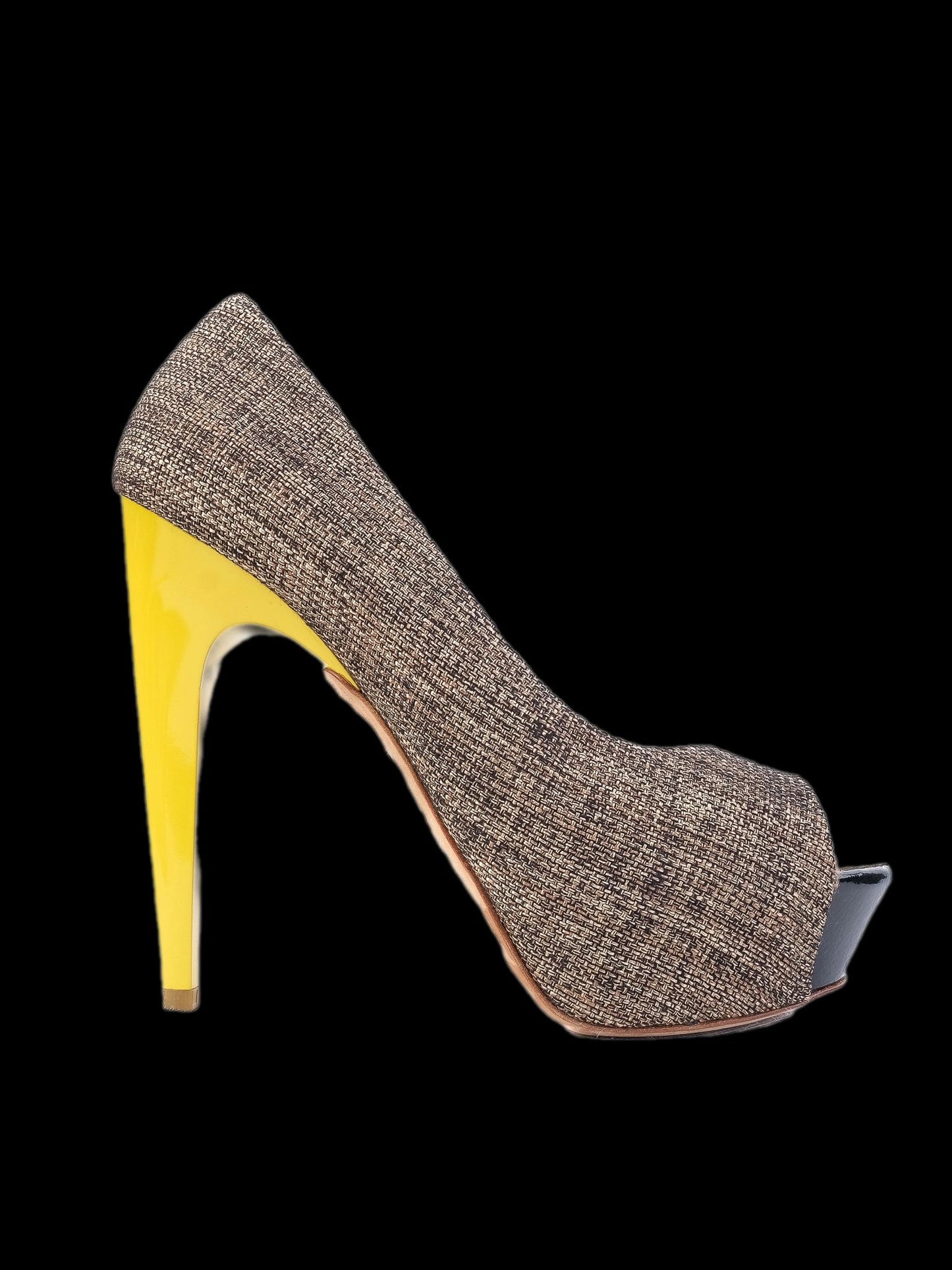 vicini womenõs high-heeled peep-toe shoes size 36 excellent condition