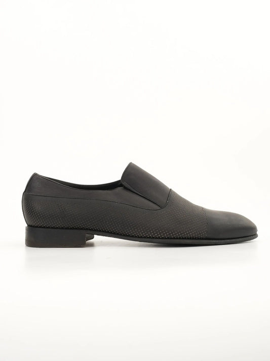 Excellent Black Leather Slip-On Dress Shoes Size 42 for Men