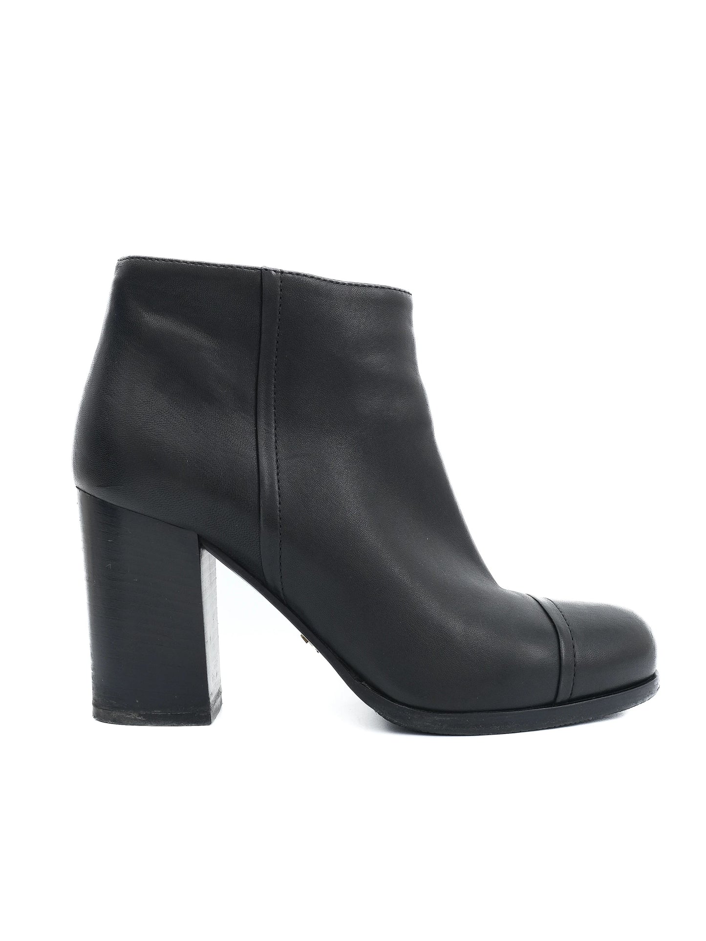 excellent prada black leather ankle boots size 36.5 with block heel
