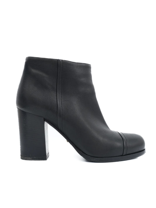 Excellent Prada Black Leather Ankle Boots Size 36.5 with Block Heel