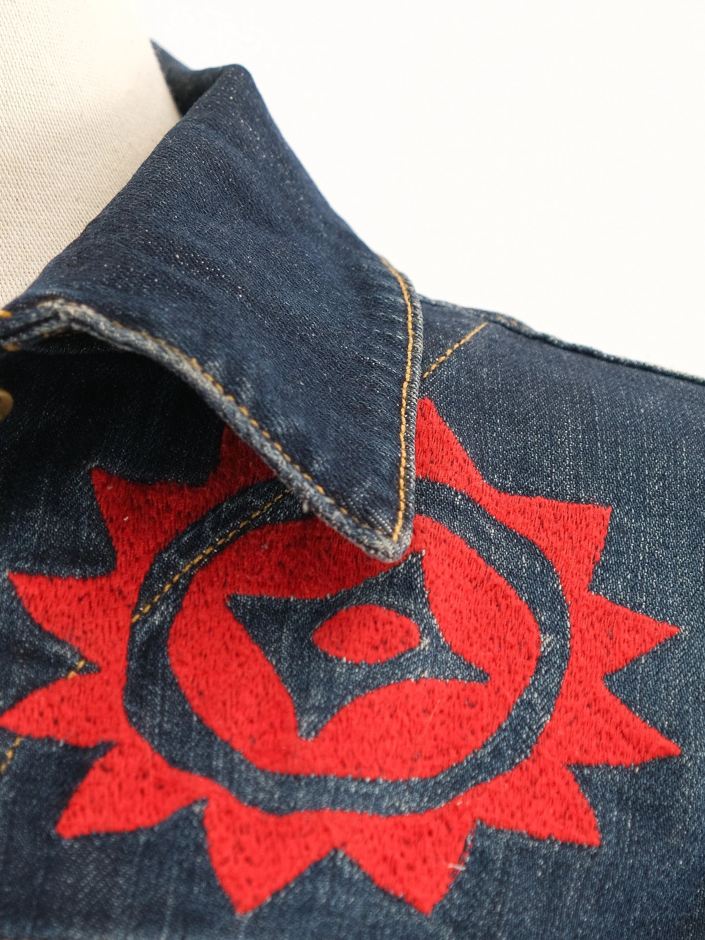 excellent kenzo denim jacket blue size s with embroidered design