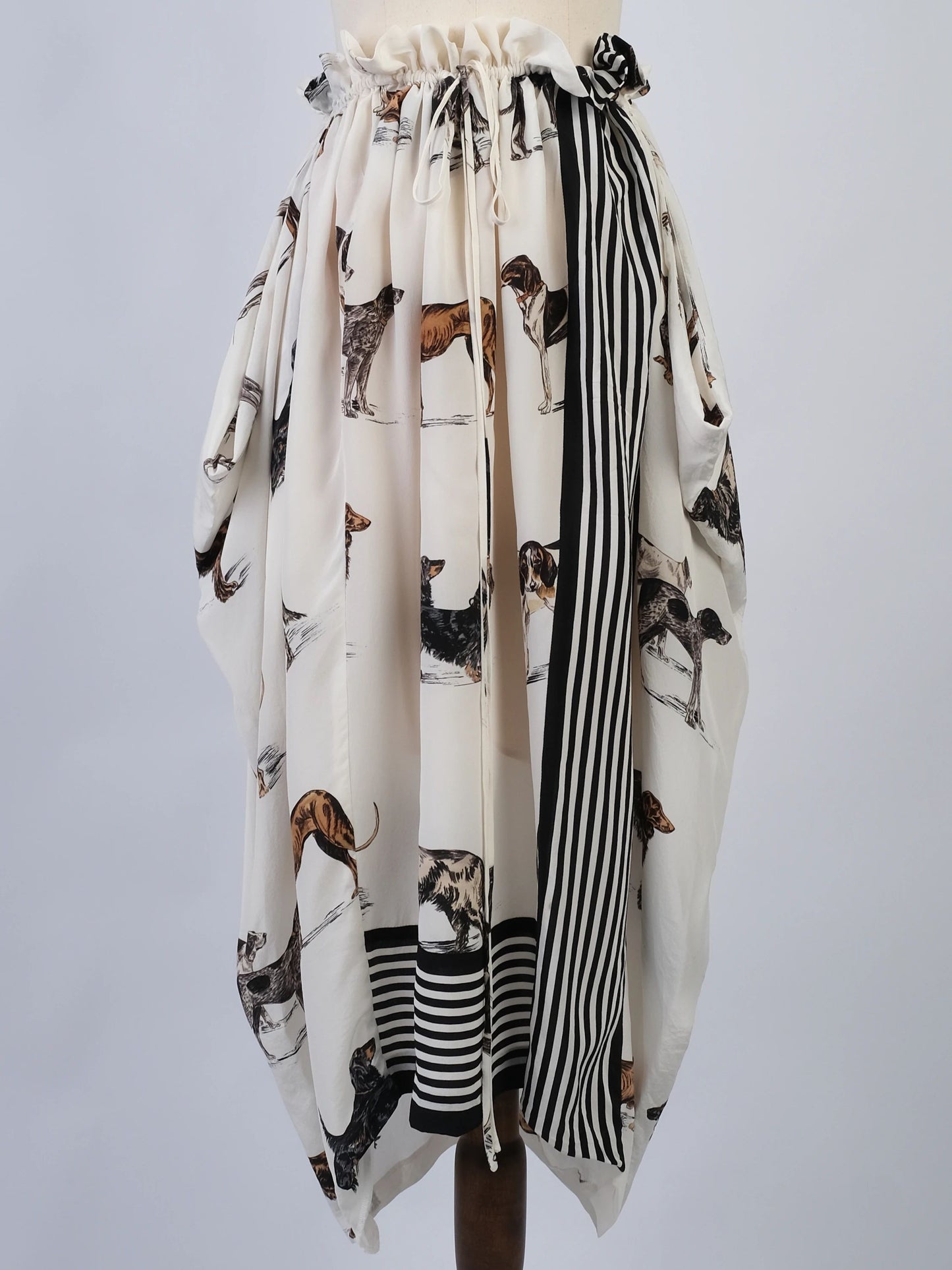 excellent stella mccartney silk skirt with dog print size m