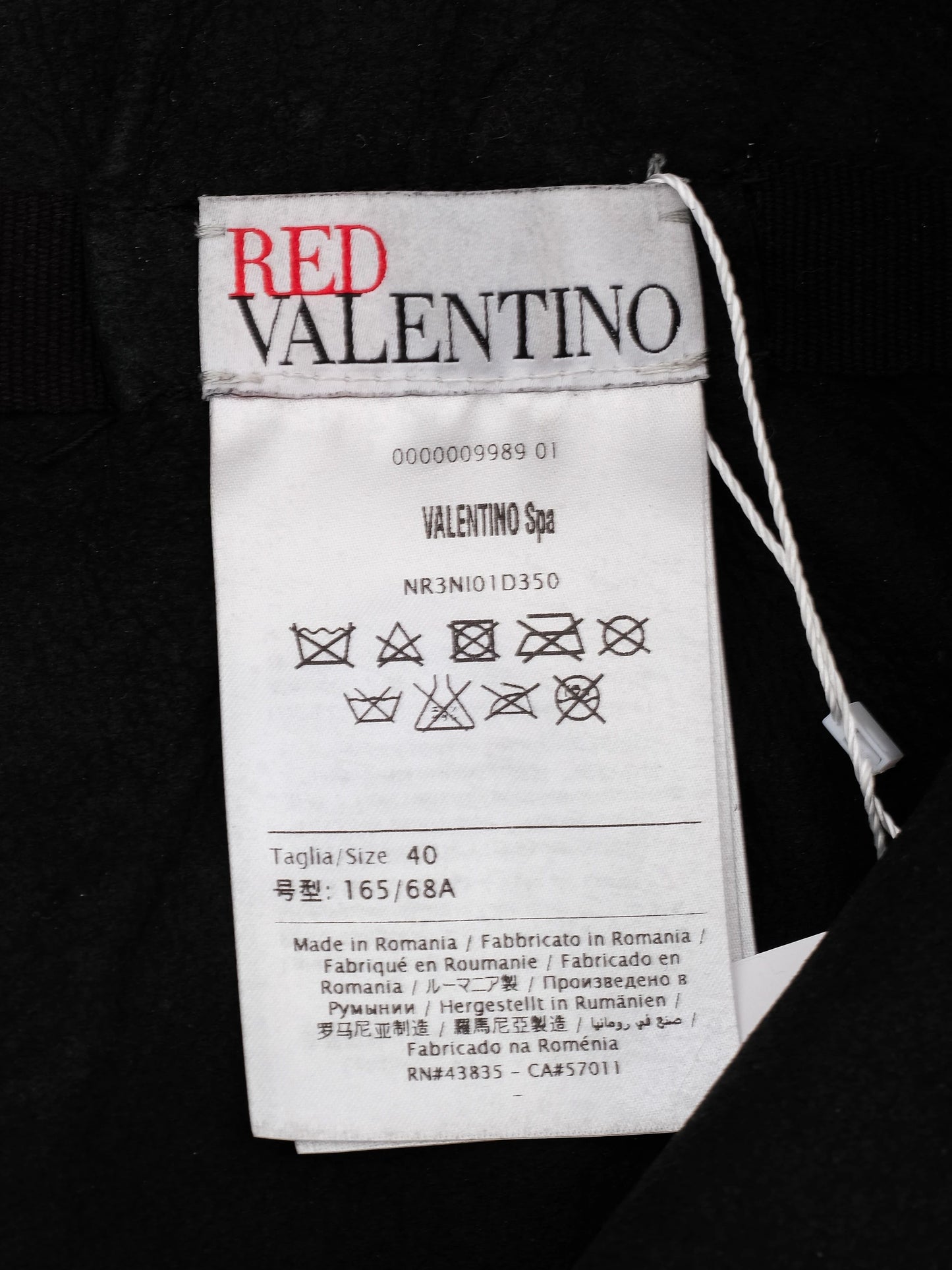excellent red valentino black skirt size s with pleats and belt