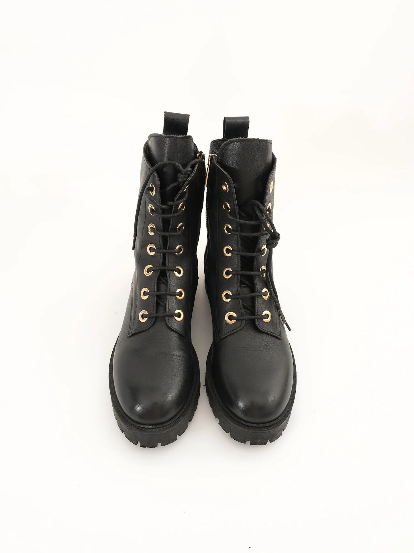 excellent baldinini black leather boots size 38 with gold accent