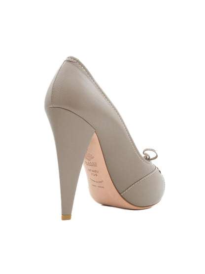 Excellent Bally Gray Leather Peep-Toe Pumps Size 37.5 with Bow Accents