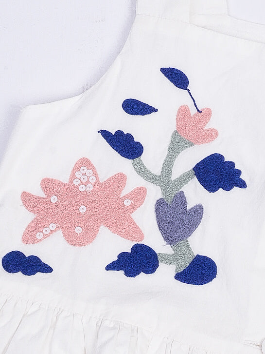 bonpoint excellent condition white flannel dress size 12 with floral embroidery