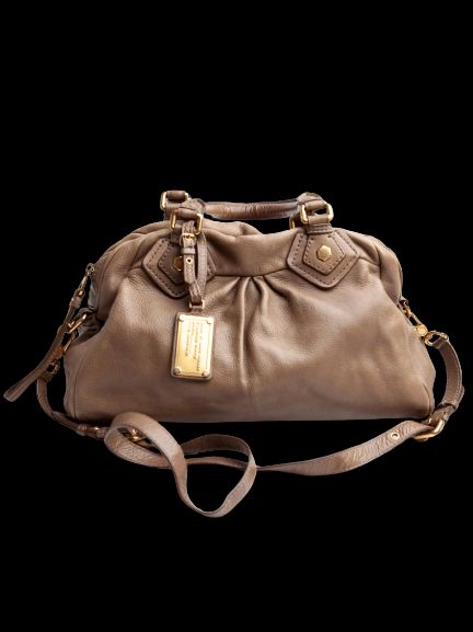 Average Marc Jacobs Green Leather Handbag with Gold Hardware