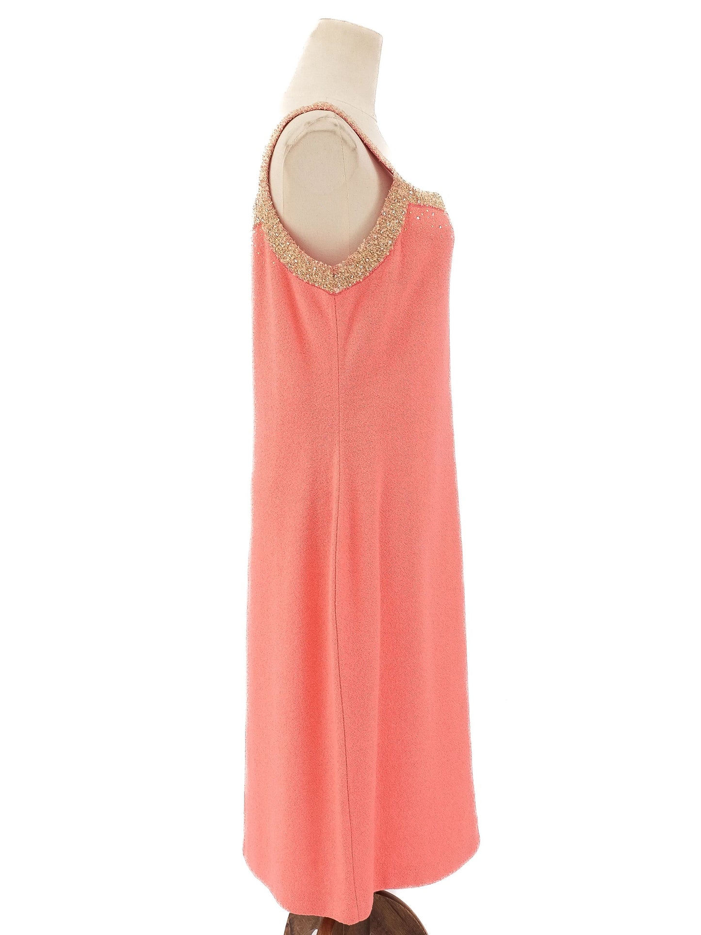 excellent st. john pink wool sleeveless dress size l with gold details