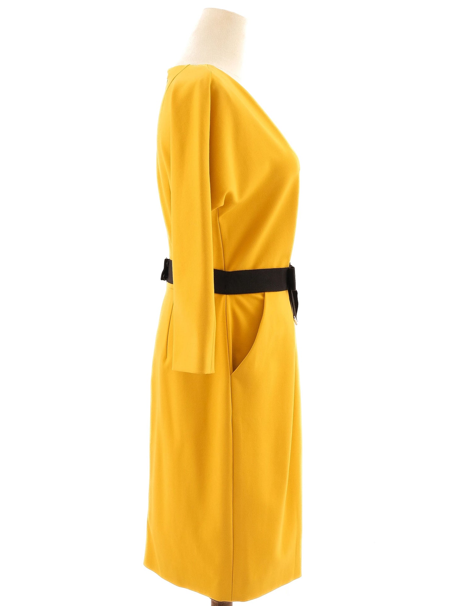 excellent luisa spagnoli yellow v-neck dress size m with belt
