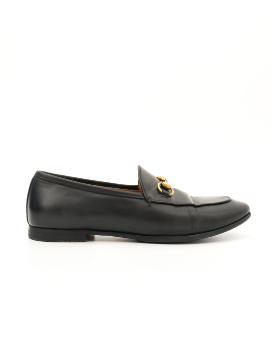 Excellent Gucci Black Leather Loafers with Decorative Gold Bit