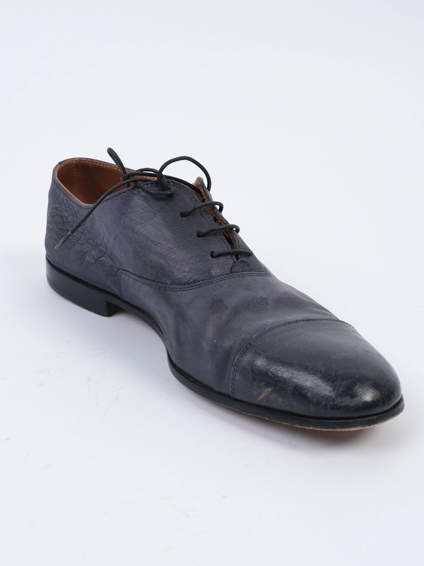 good doucal's blue leather cap-toe dress shoes size 41