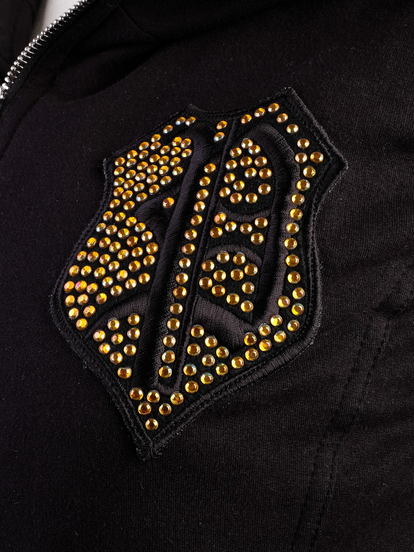 excellent phillipp plein black sleeveless hoodie with embellished crest