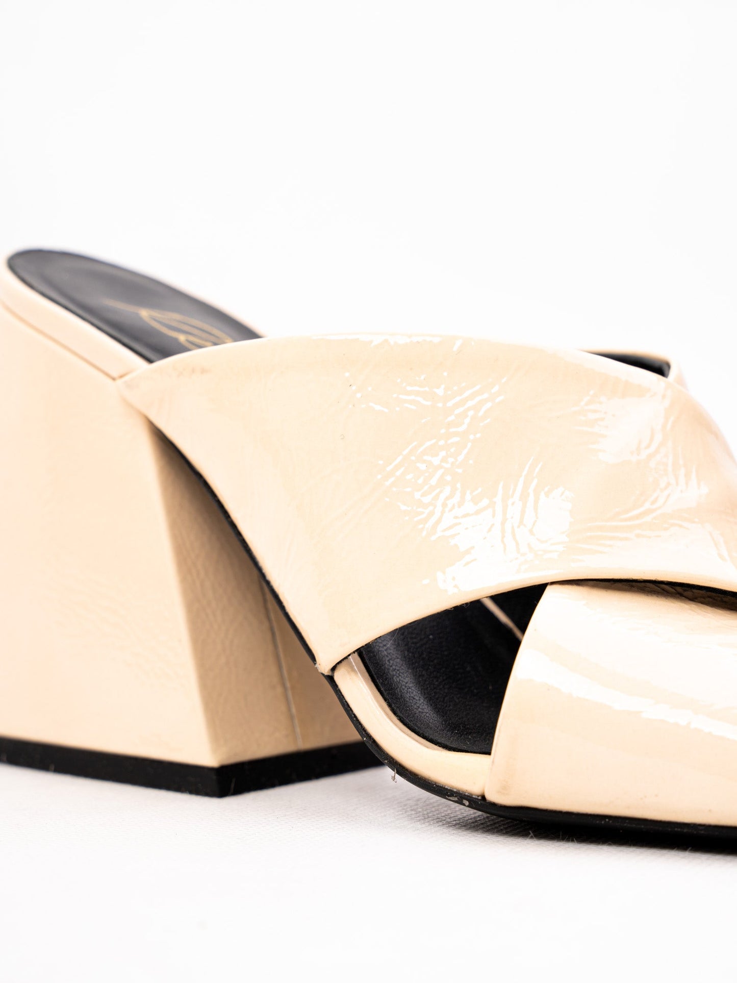 excellent r&renzi white leather mules with high block heel
