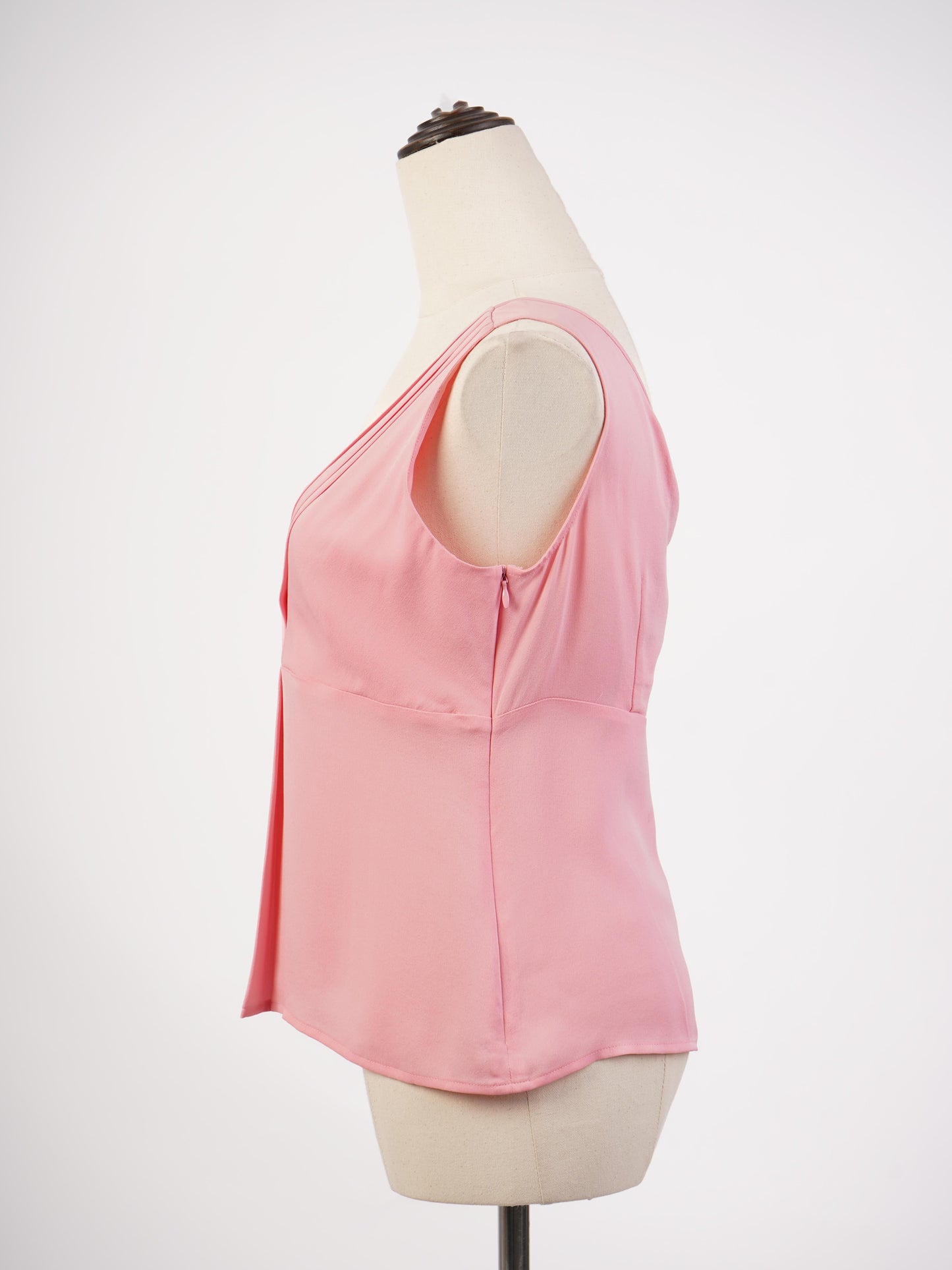 new valentino pink sleeveless blouse v-neck size m
