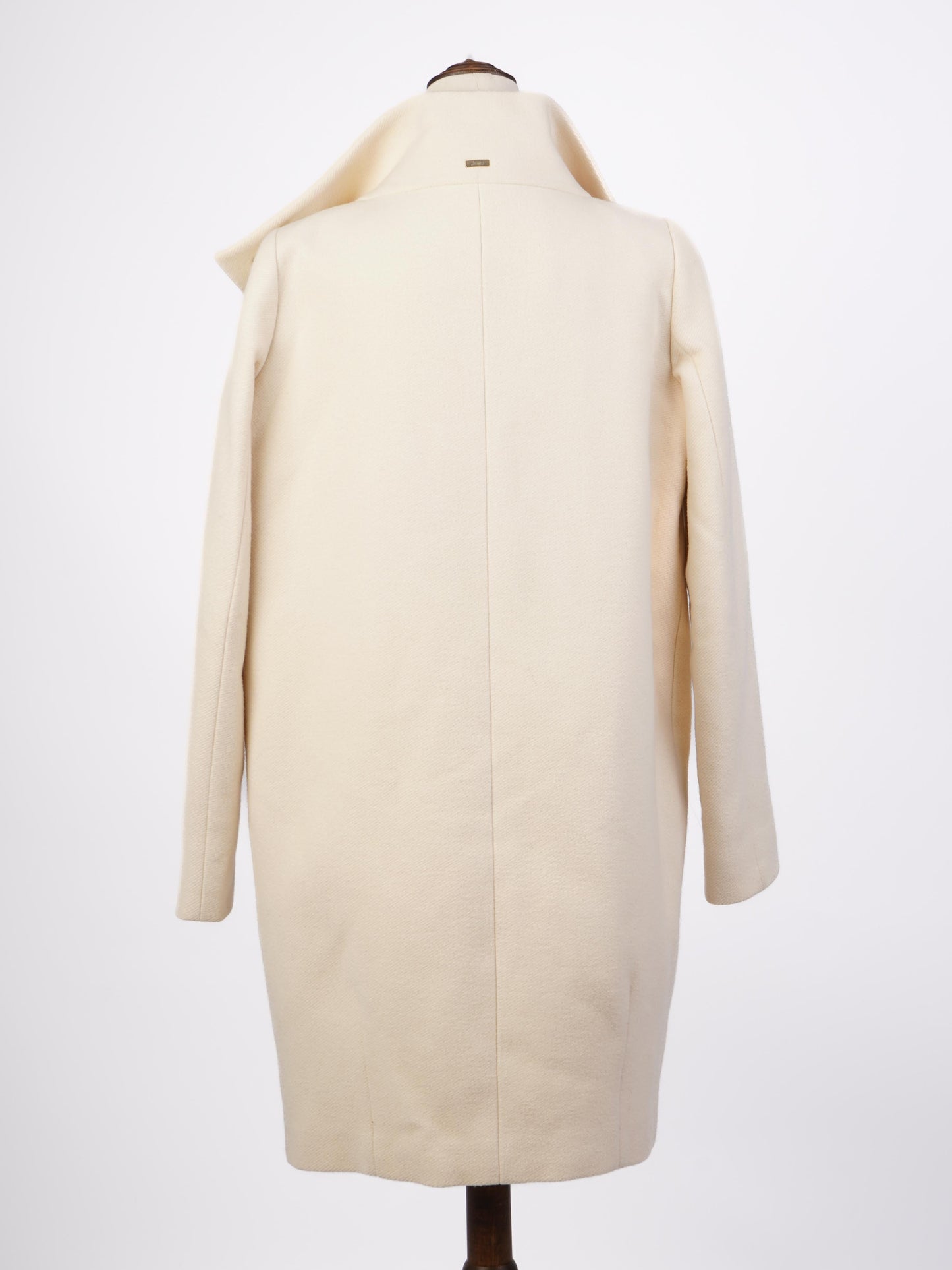 herno white wool coat size s excellent condition minimalist design