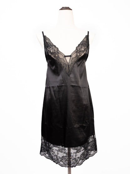Excellent Pinko Black Wool Long-Sleeved Dress with Lace Detail