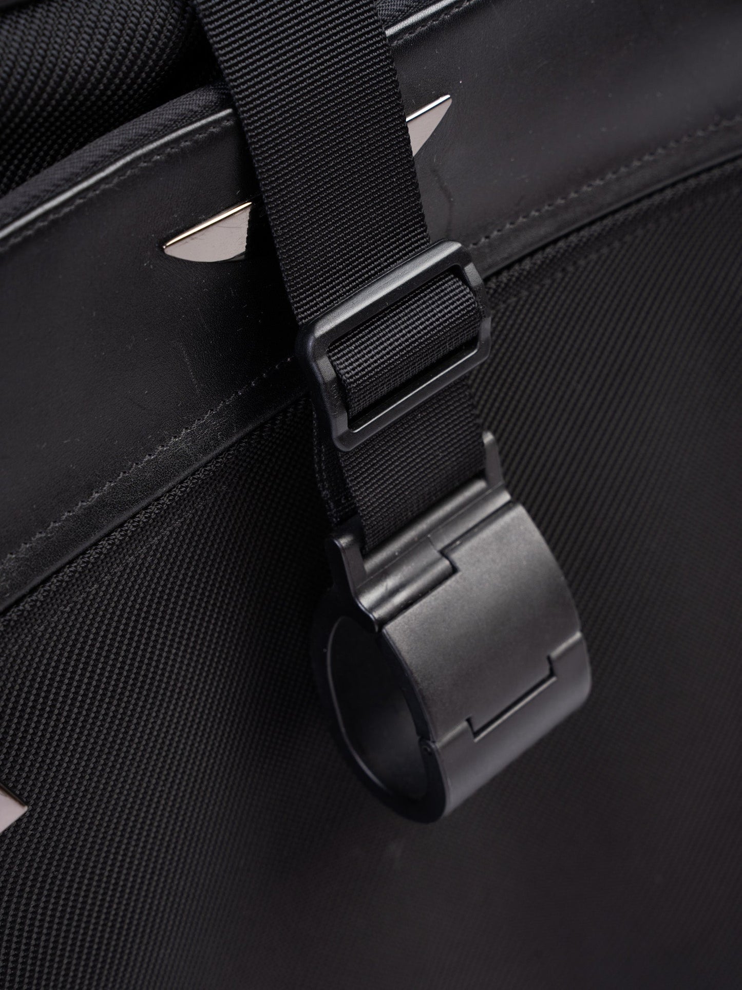 excellent zero halliburton black leather rolling suitcase
