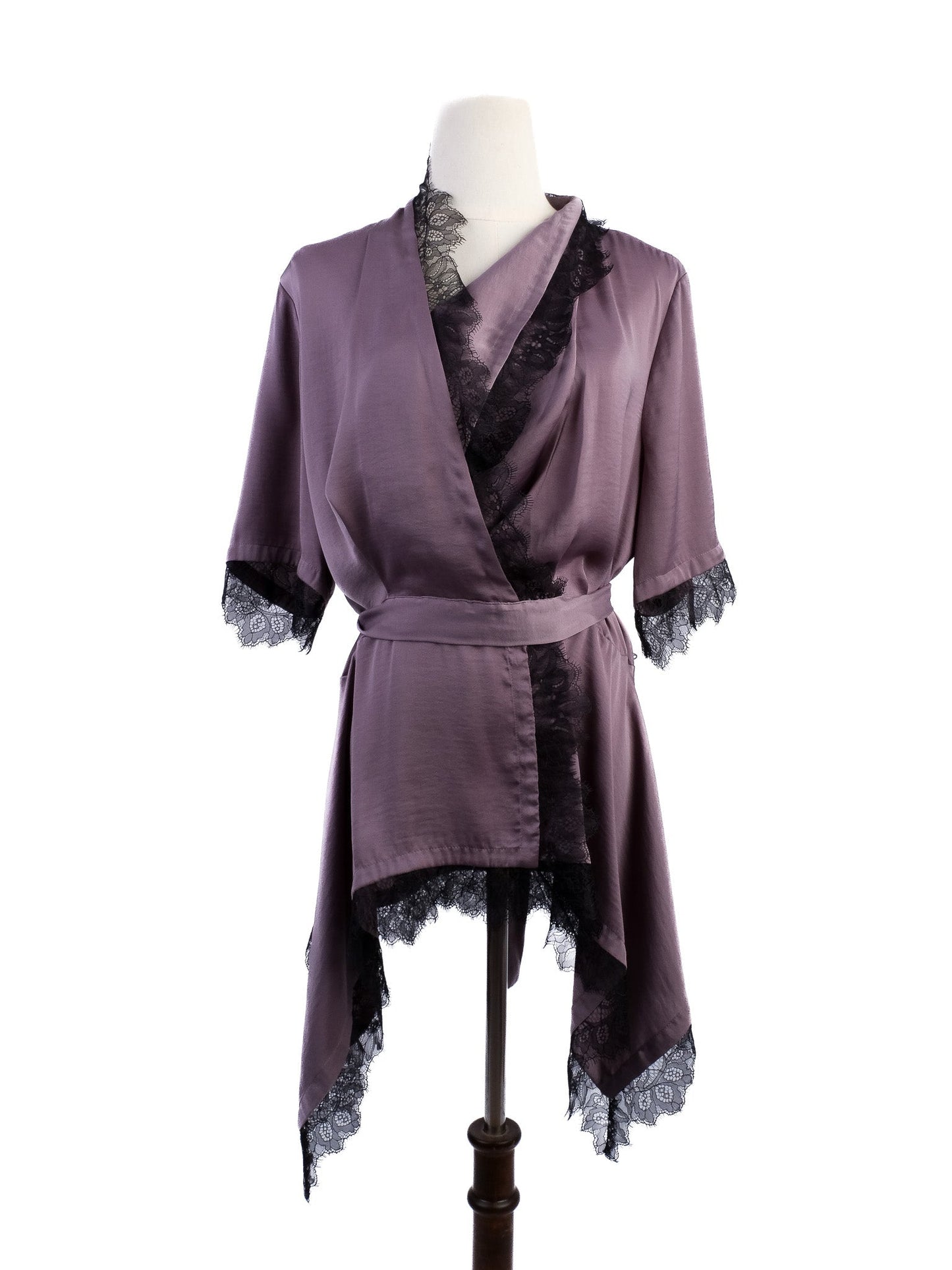 excellent bcbgmaxazria gray satin robe with black lace size l