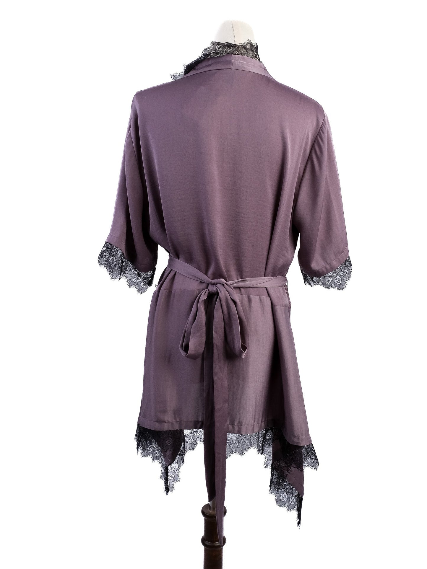 excellent bcbgmaxazria gray satin robe with black lace size l