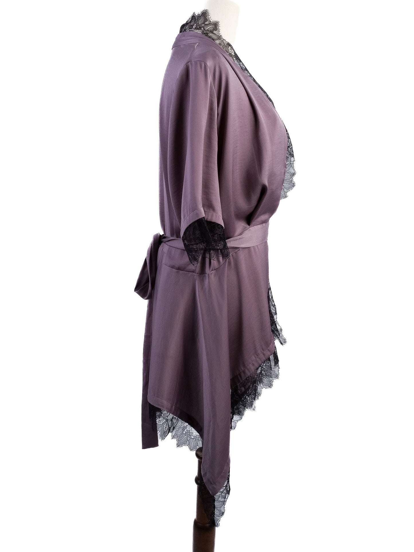 excellent bcbgmaxazria gray satin robe with black lace size l