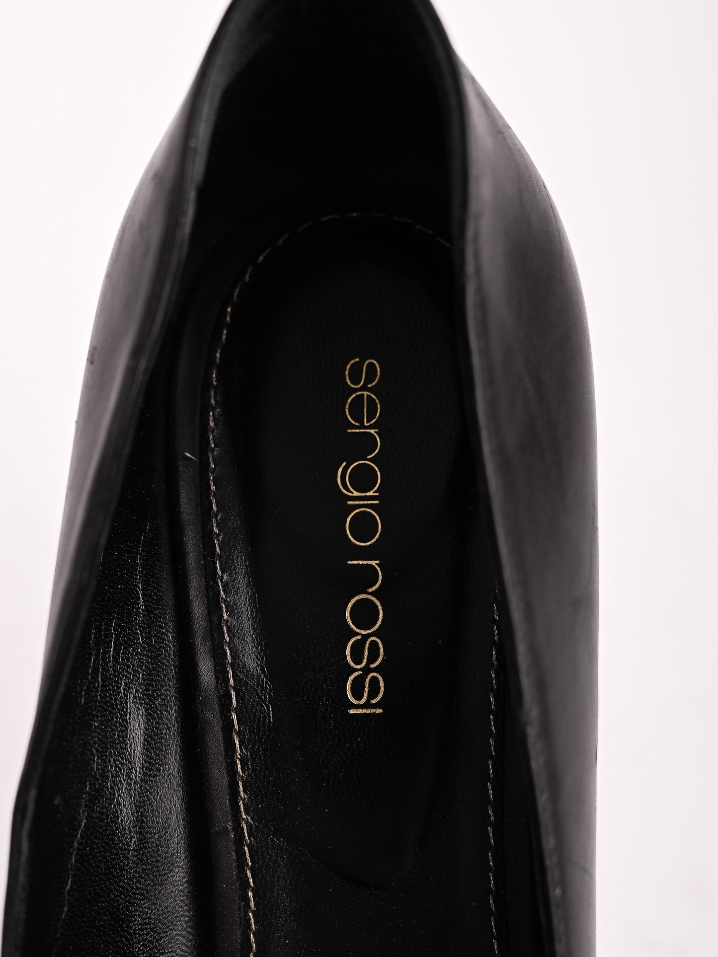 average condition sergio rossi black leather platform pumps size 38