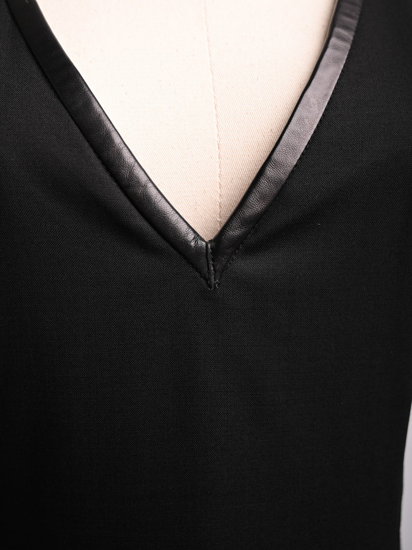 excellent dsquared2 black wool sleeveless dress v-neck women's size