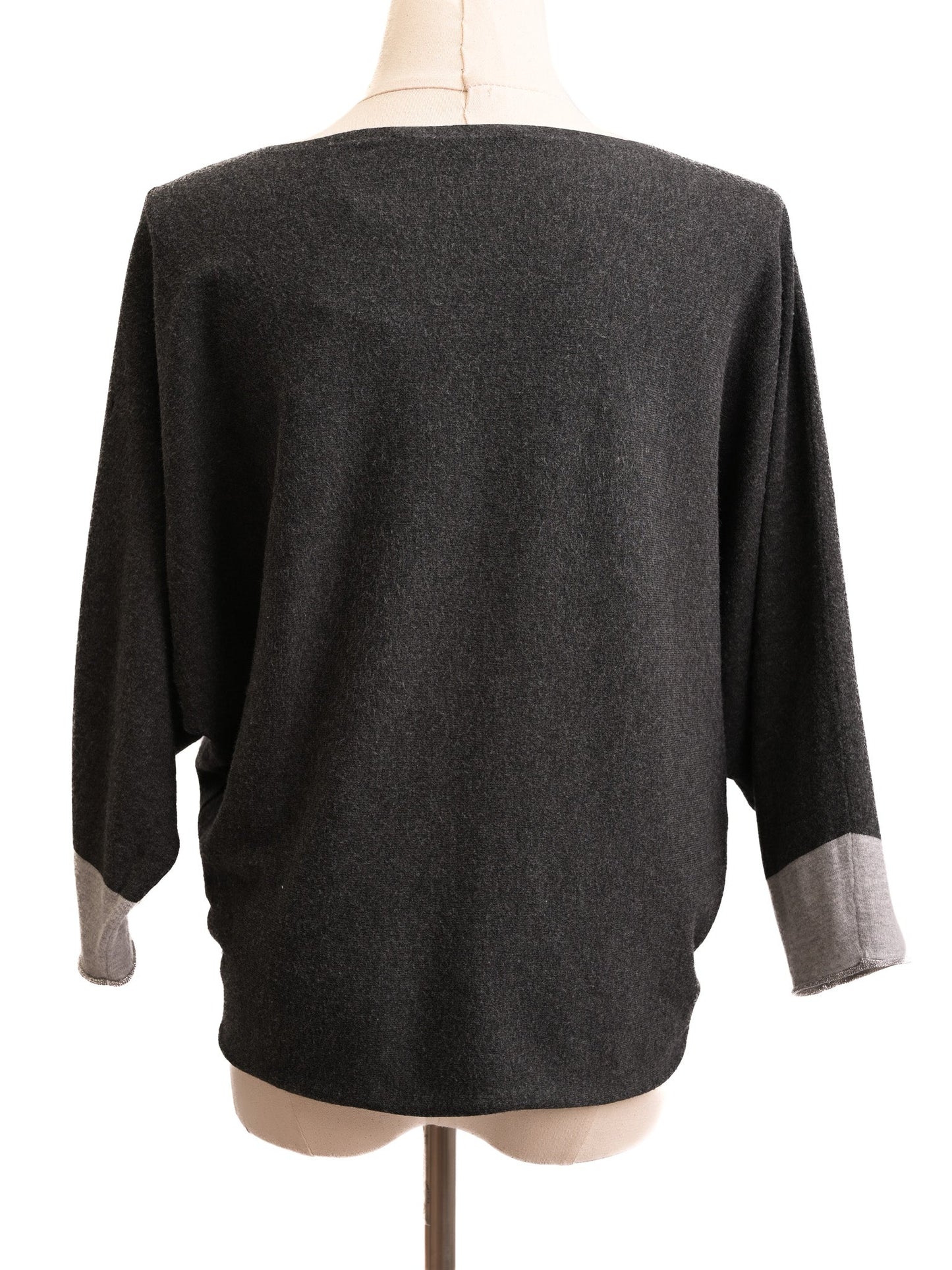 excellent laurel gray sweater size s with rhinestone animal design