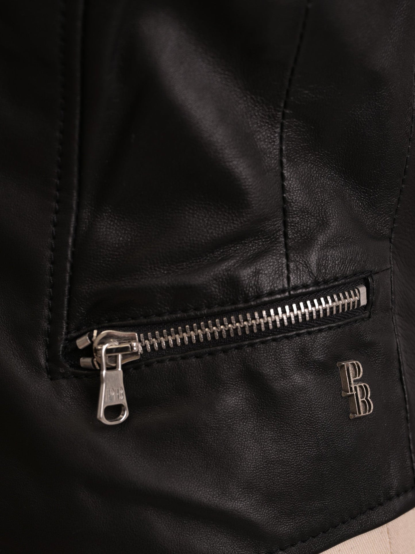 excellent balmain black leather vest xs with zipper details