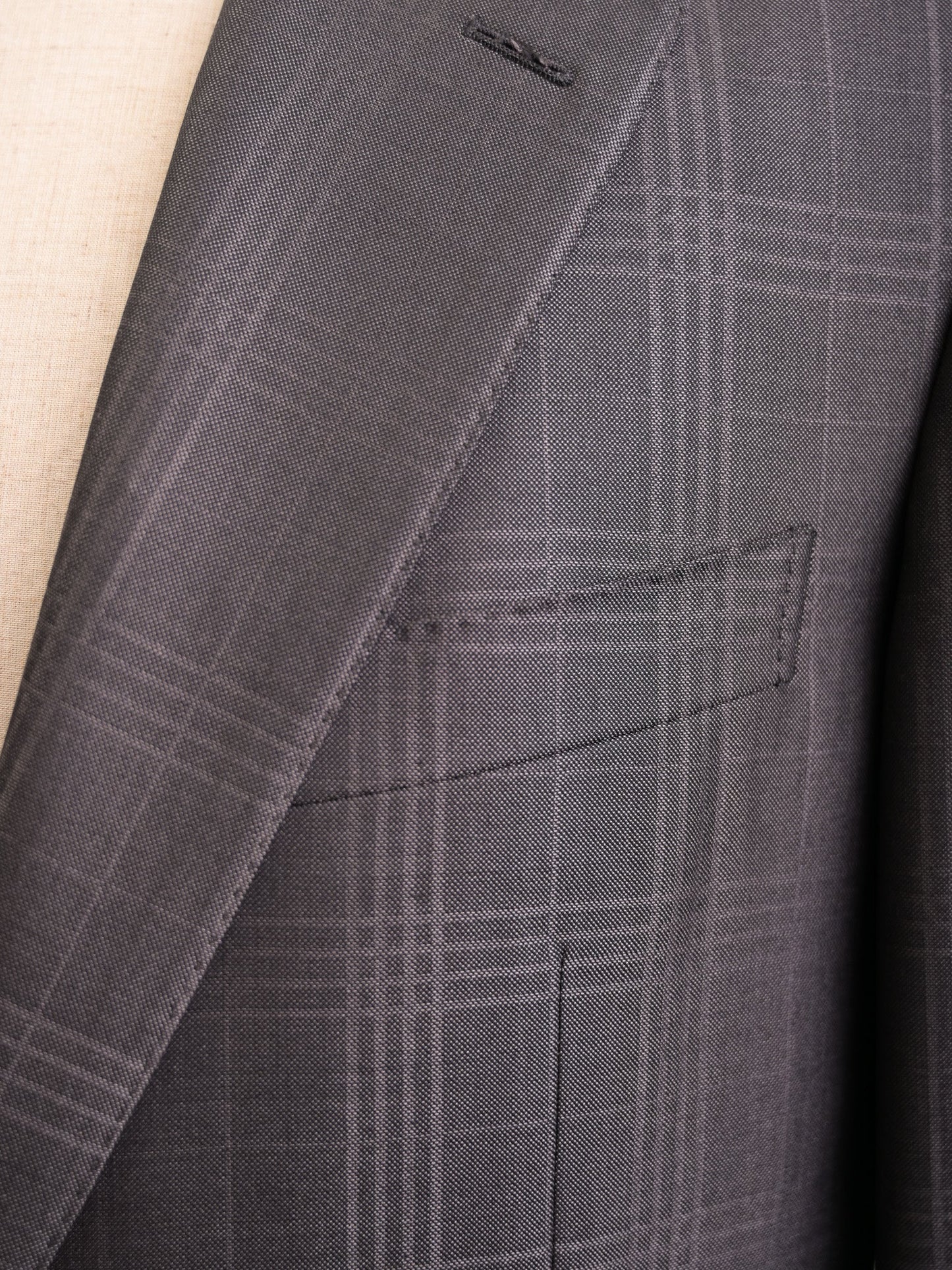 excellent gucci gray wool men's plaid suit size l