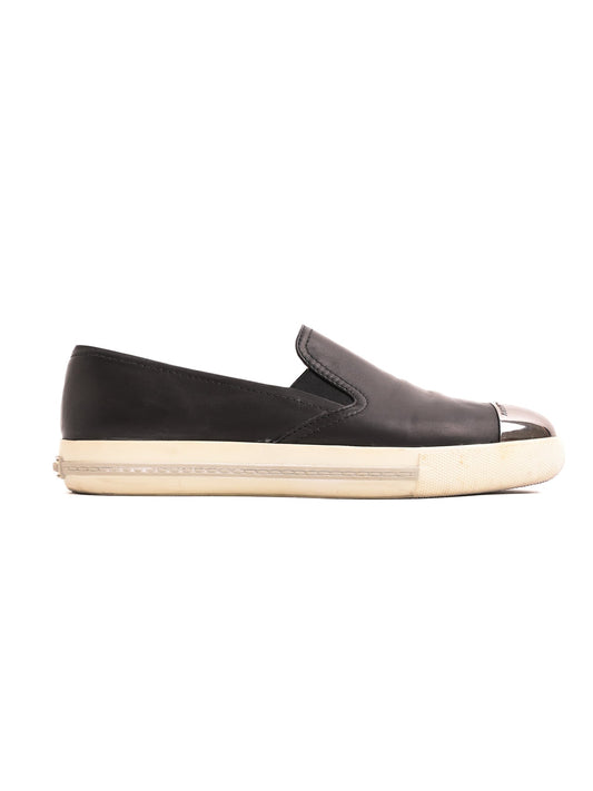 Excellent Miu Miu Black Leather Slip-On Shoes Size 40 with Metallic Toe Cap