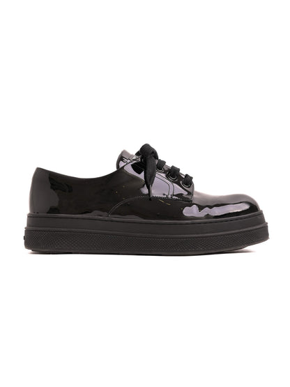 Excellent Prada Black Leather Shoes Size 41 with Glossy Finish