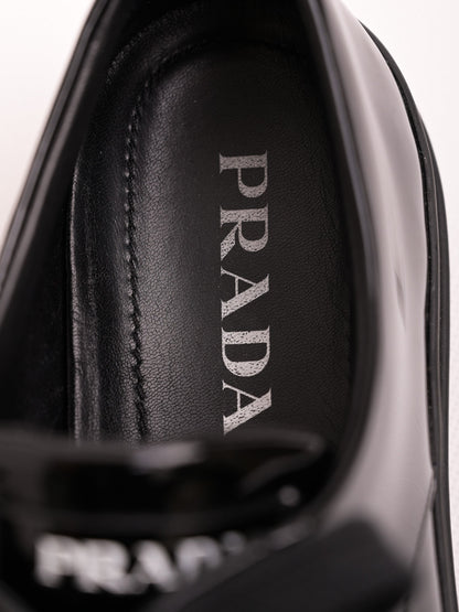 Excellent Prada Black Leather Shoes Size 41 with Glossy Finish