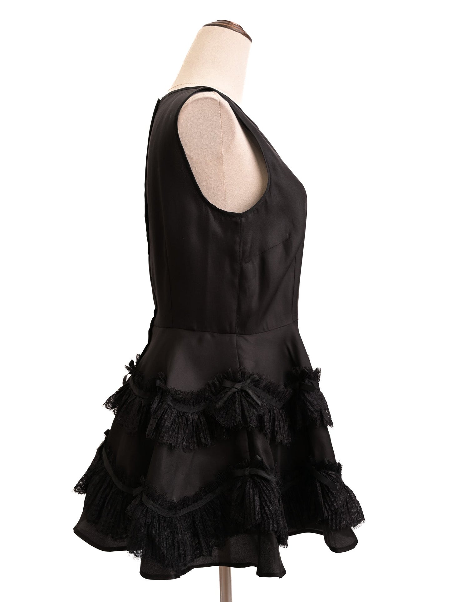 excellent red valentino black sleeveless dress with fringe detail
