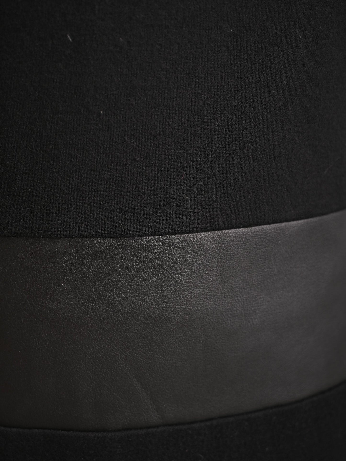 excellent max mara black dress with leather-like waistband size s