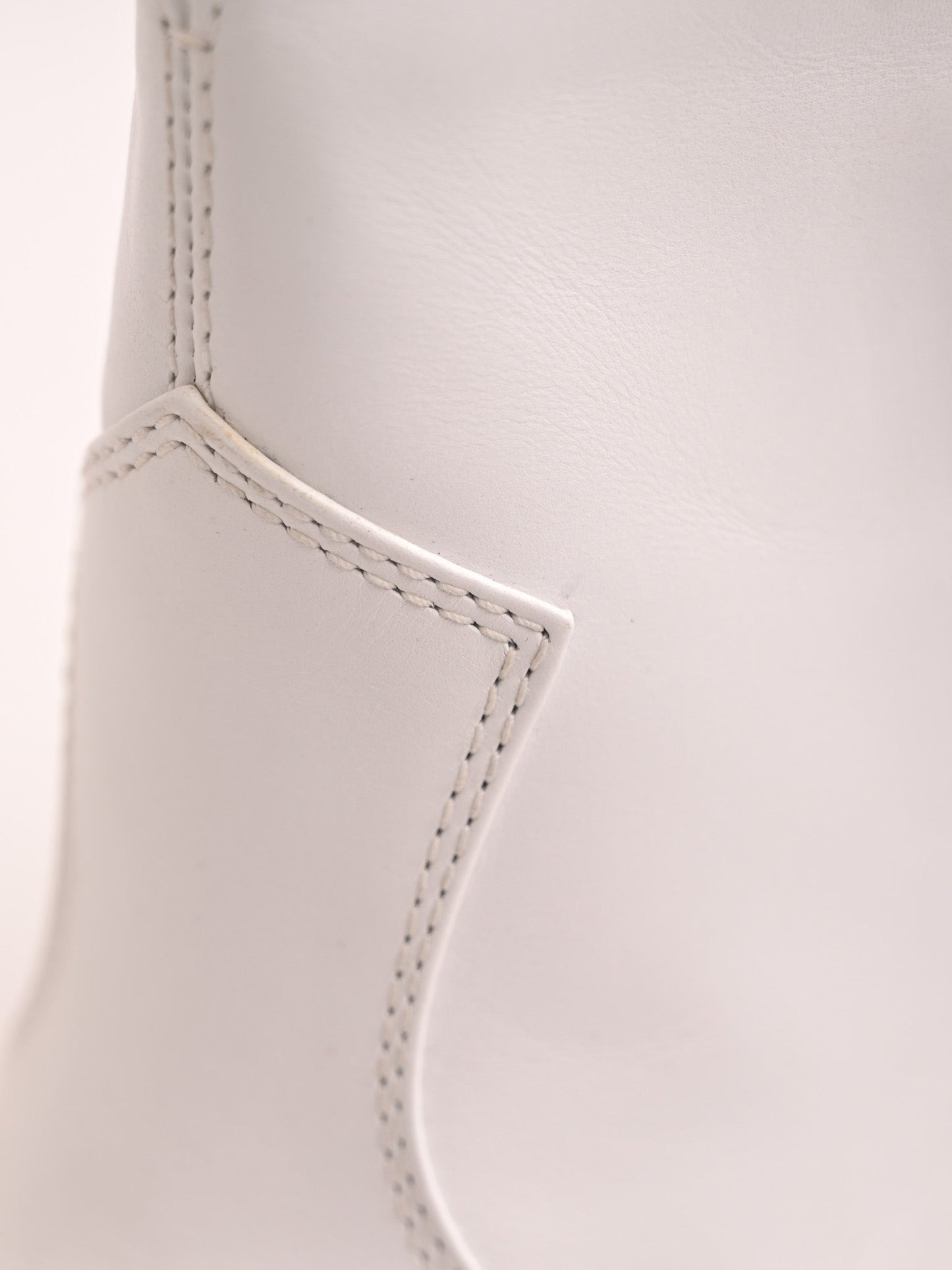 average gianvito rossi white leather heeled ankle boot size 36