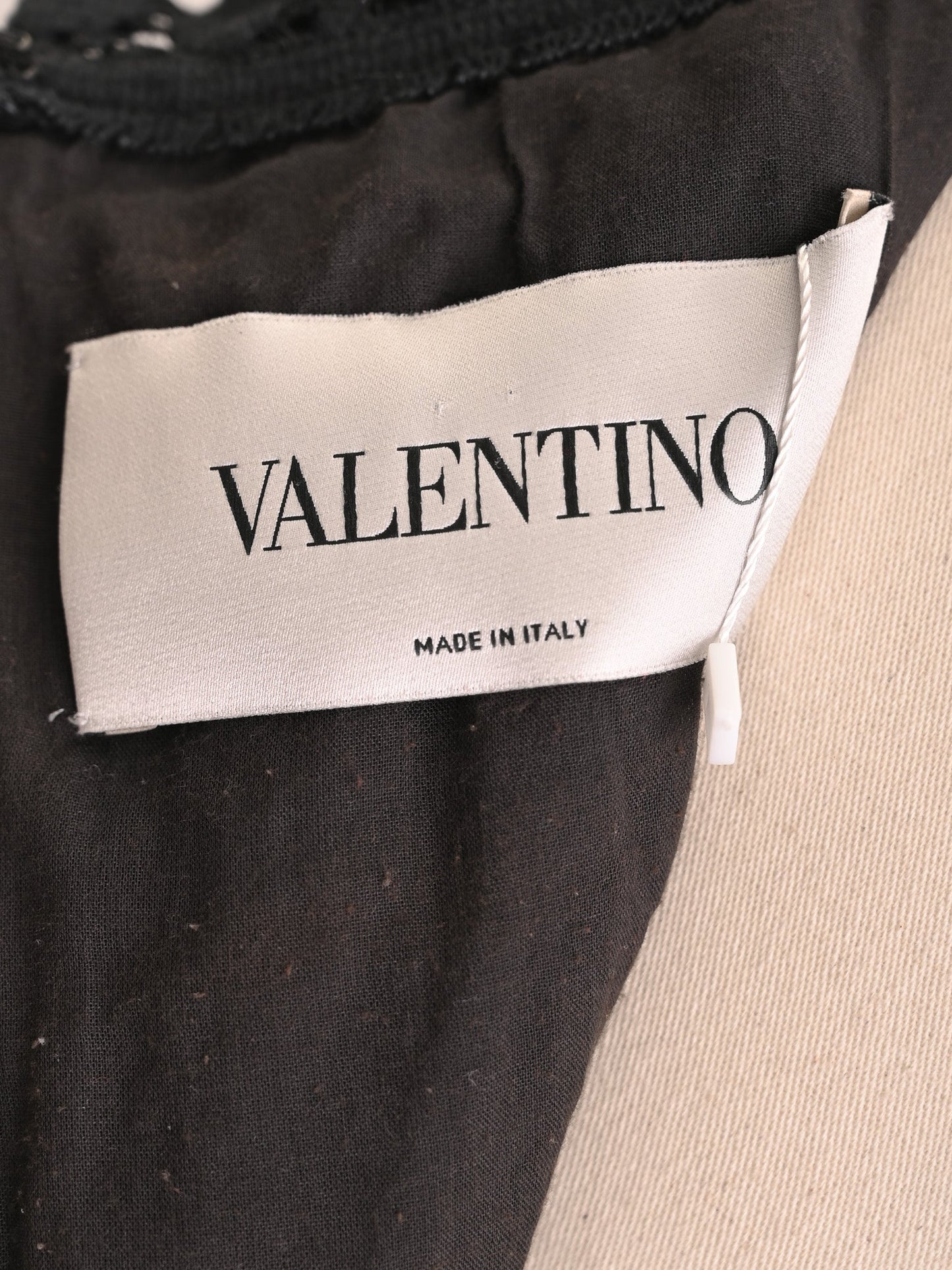 excellent valentino black lace dress with scoop neckline and sleeves