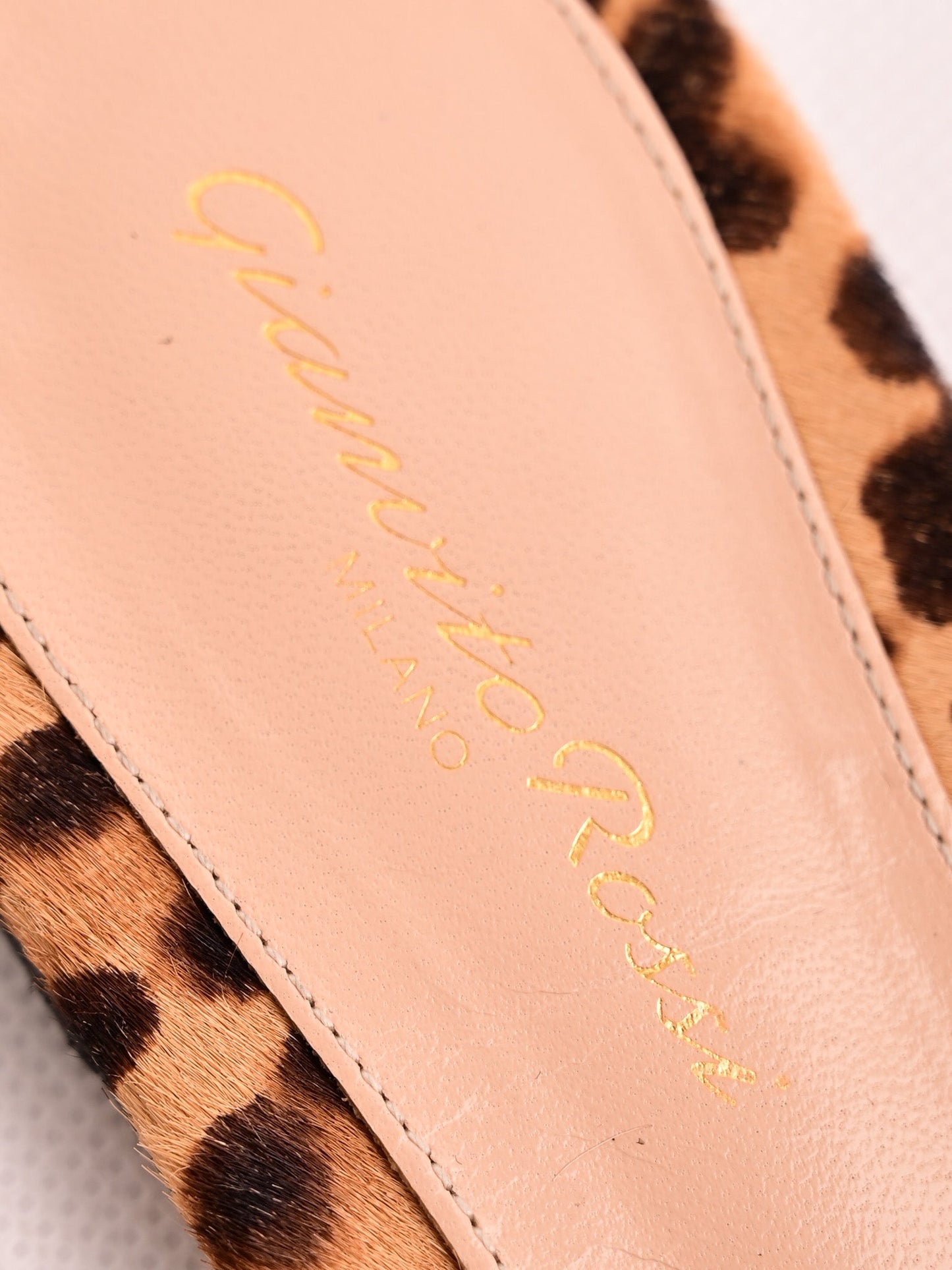 good gianvito rossi yellow leopard print slide sandals size 38.5
