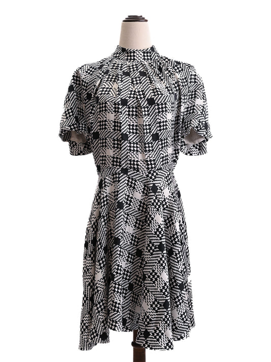 Good Louis Vuitton Black and White Geometric Silk Dress Size S