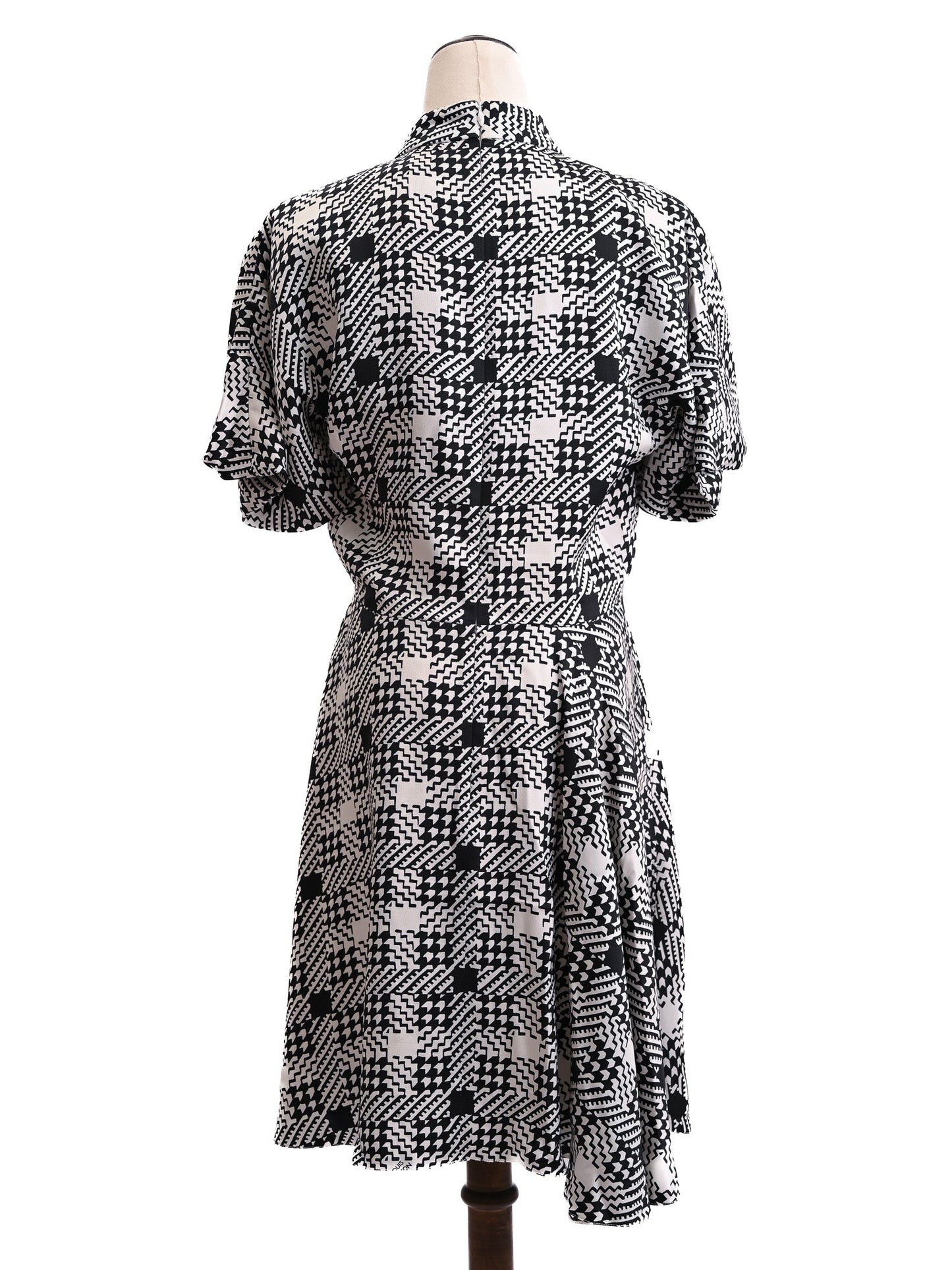 good louis vuitton black and white geometric silk dress size s