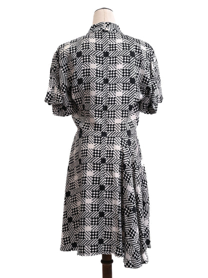 Good Louis Vuitton Black and White Geometric Silk Dress Size S