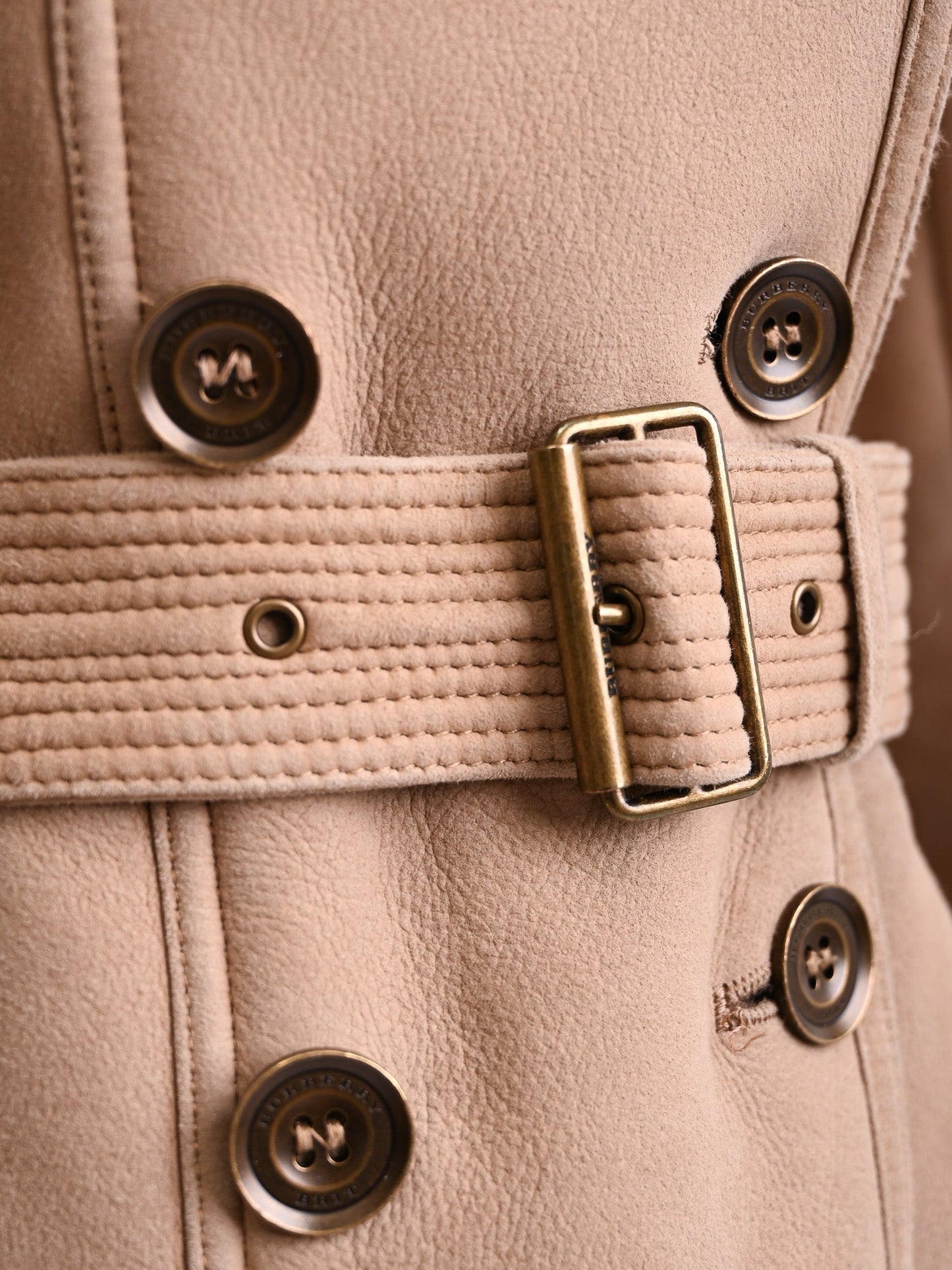 excellent burberry beige double-breasted wool jacket with fur collar