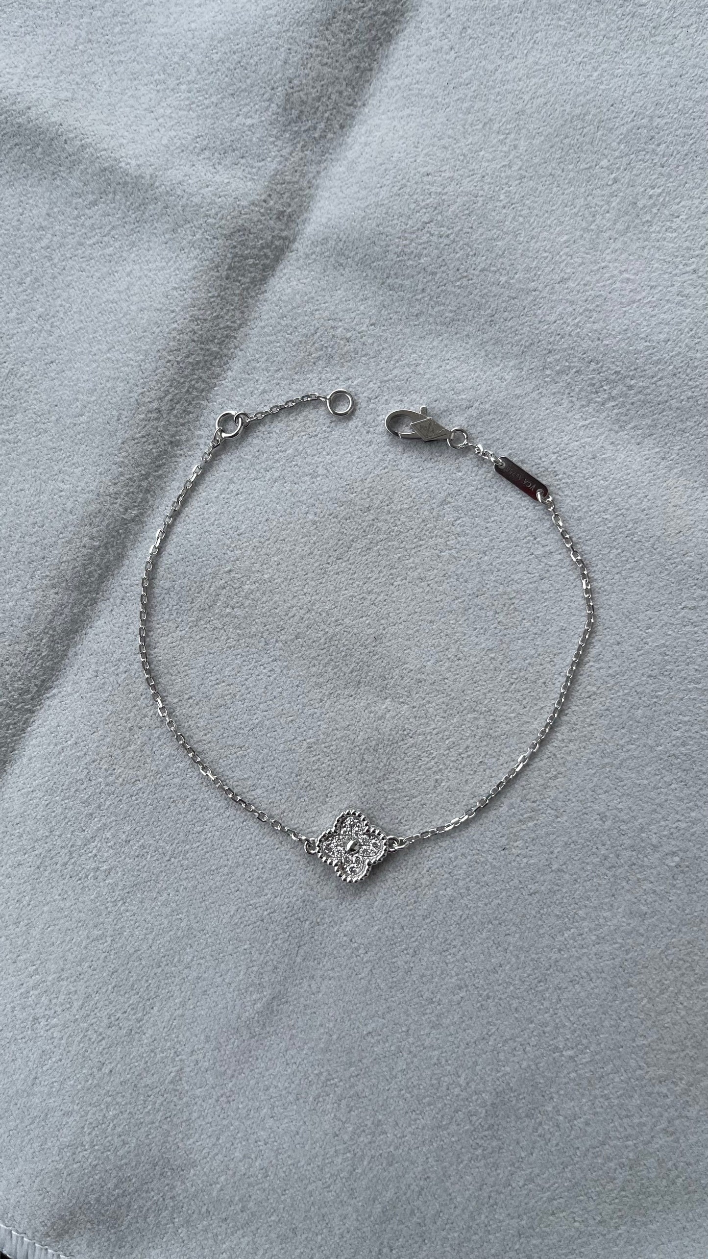 van cleef & arpels sweet alhambra diamond pave 1 motif white gold bracelet