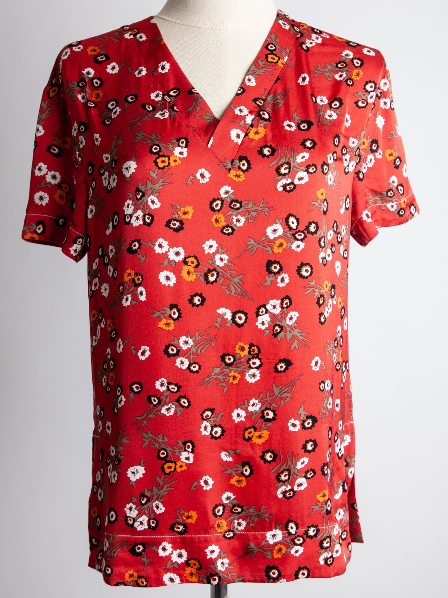 good maje red floral v-neck shirt size l viscose women